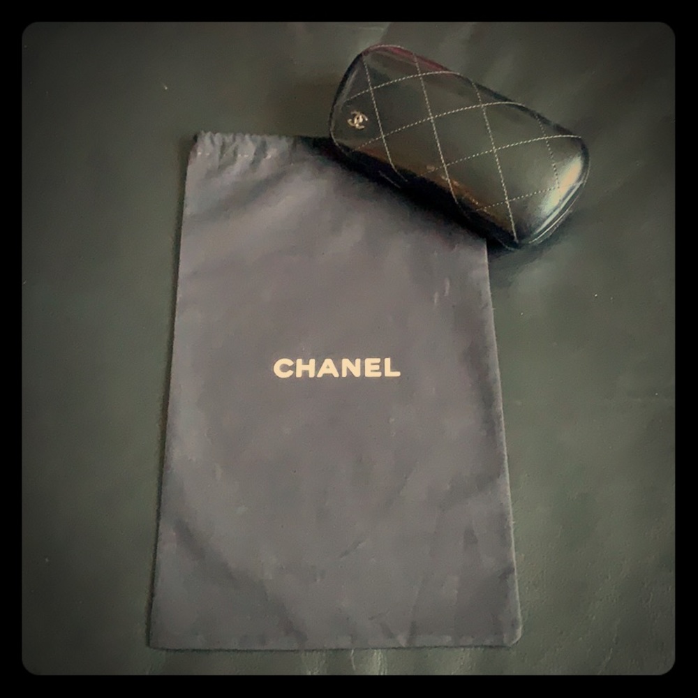 CHANEL Eyeglass case/CHANEL Duster 😎